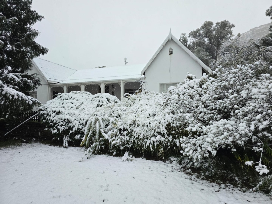 9 Bedroom Property for Sale in Lady Grey Eastern Cape